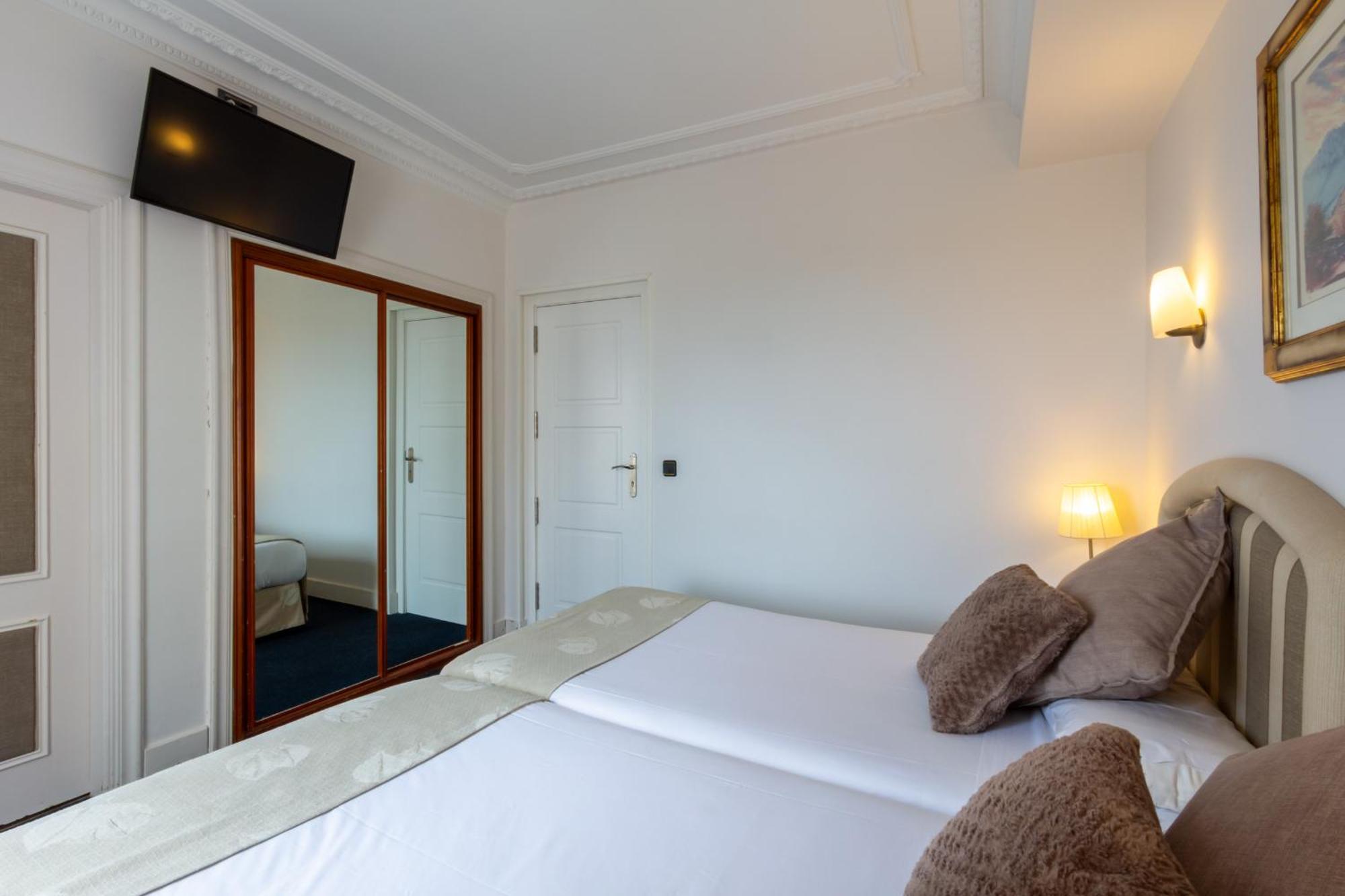 Hotel Marixa La Guardia Екстериор снимка