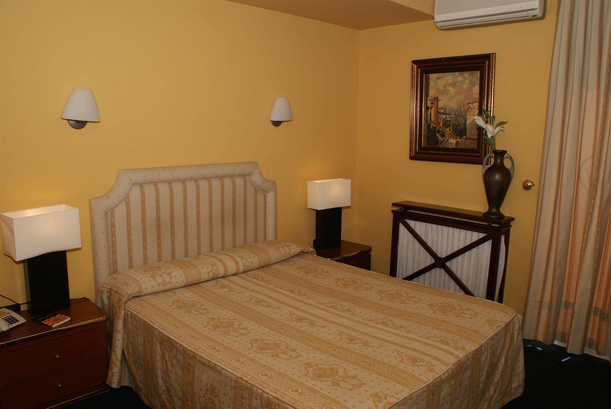 Hotel Marixa La Guardia Екстериор снимка